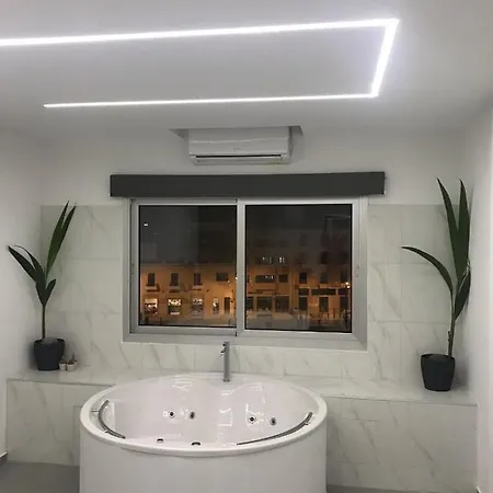Purple Orange Luxury Suites Nicosia