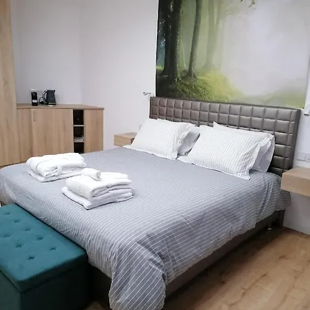 Purple Orange Luxury Suites Apartment