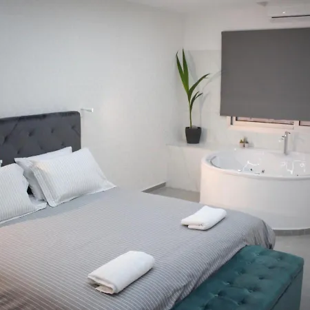 Purple Orange Luxury Suites Apartment *