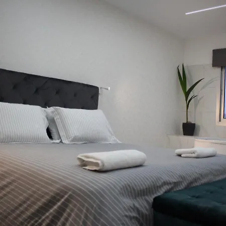 Purple Orange Luxury Suites *