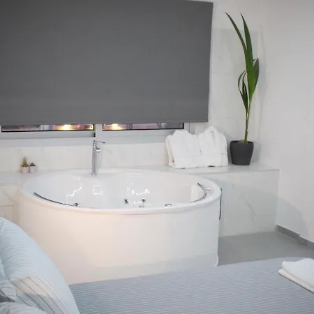 Purple Orange Luxury Suites Apartment Nicosia