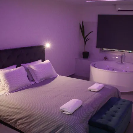 Apartment Purple Orange Luxury Suites *
