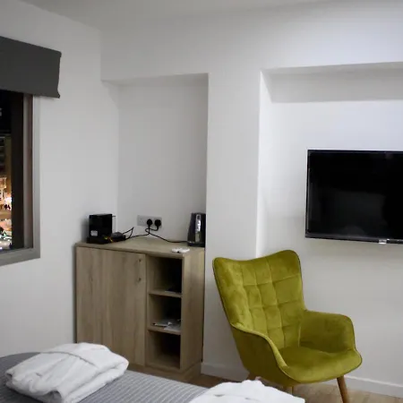 Purple Orange Luxury Suites Nicosia