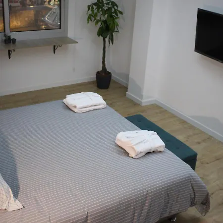 Purple Orange Luxury Suites Apartment